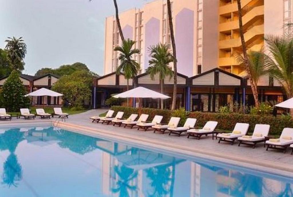 Douala Rabingha Hotel Bagian luar foto