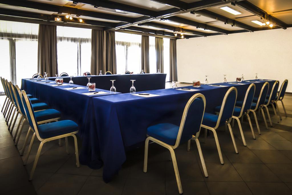 Douala Rabingha Hotel Bagian luar foto