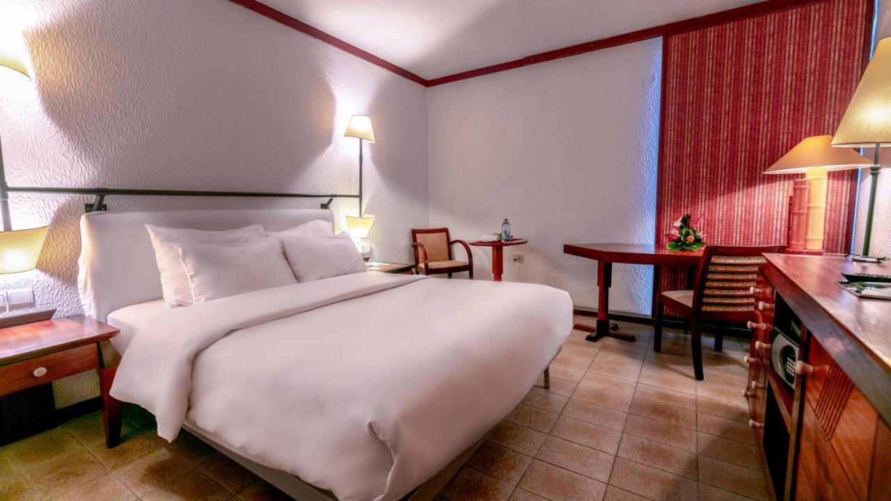 Douala Rabingha Hotel Bagian luar foto